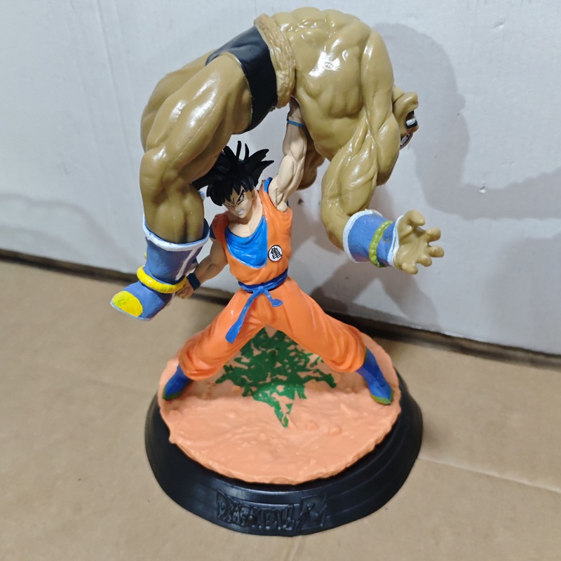 Vintage Collectible Figurines - Dragon Ball Z Goku Carrying Nappa