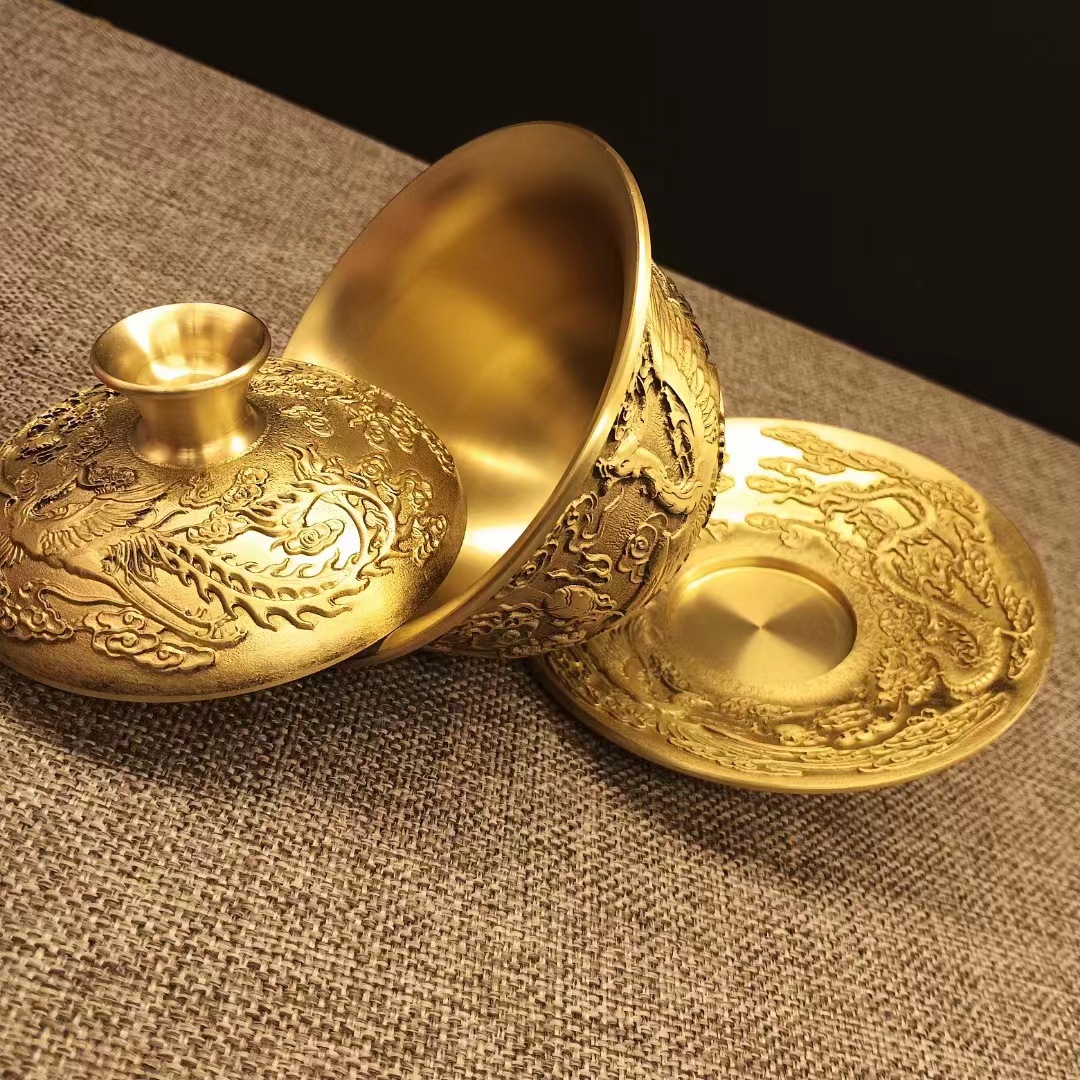 Vintage Brass Embossed Dragon  - đánh giá và giá Vintage Collectible Furniture