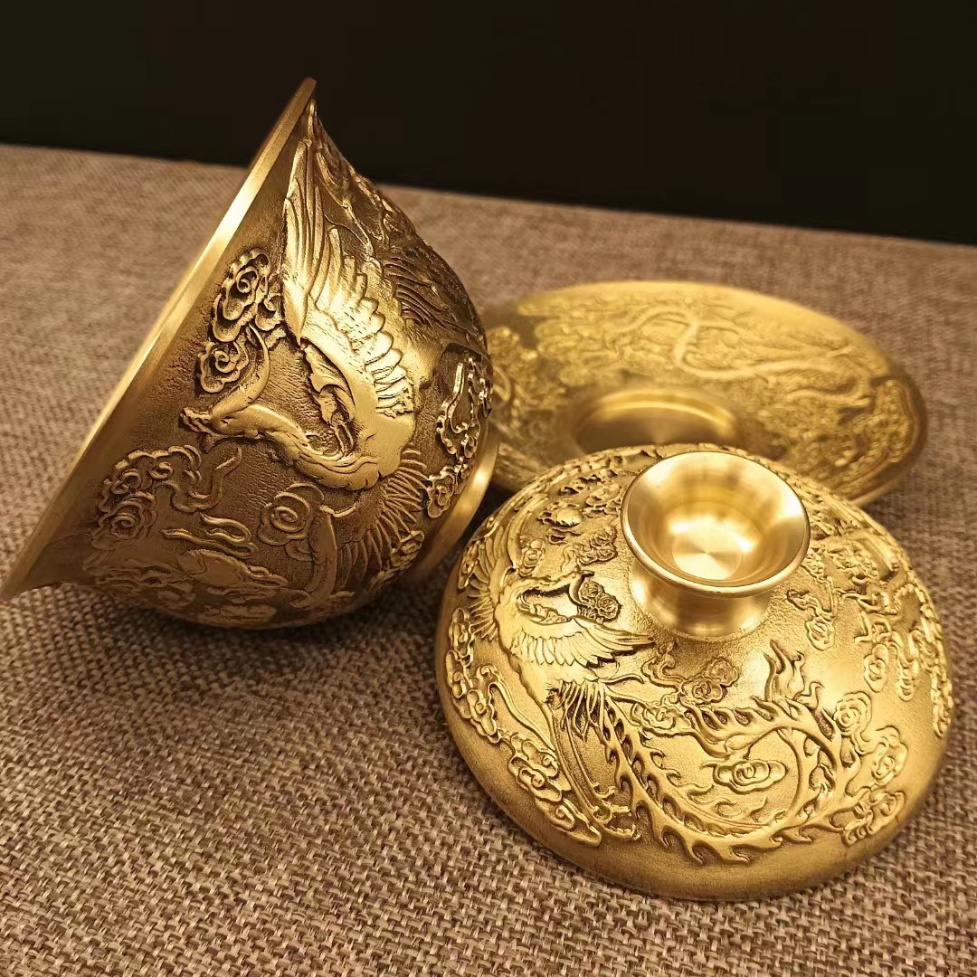 Vintage Brass Embossed Dragon  - đánh giá và giá Vintage Collectible Furniture