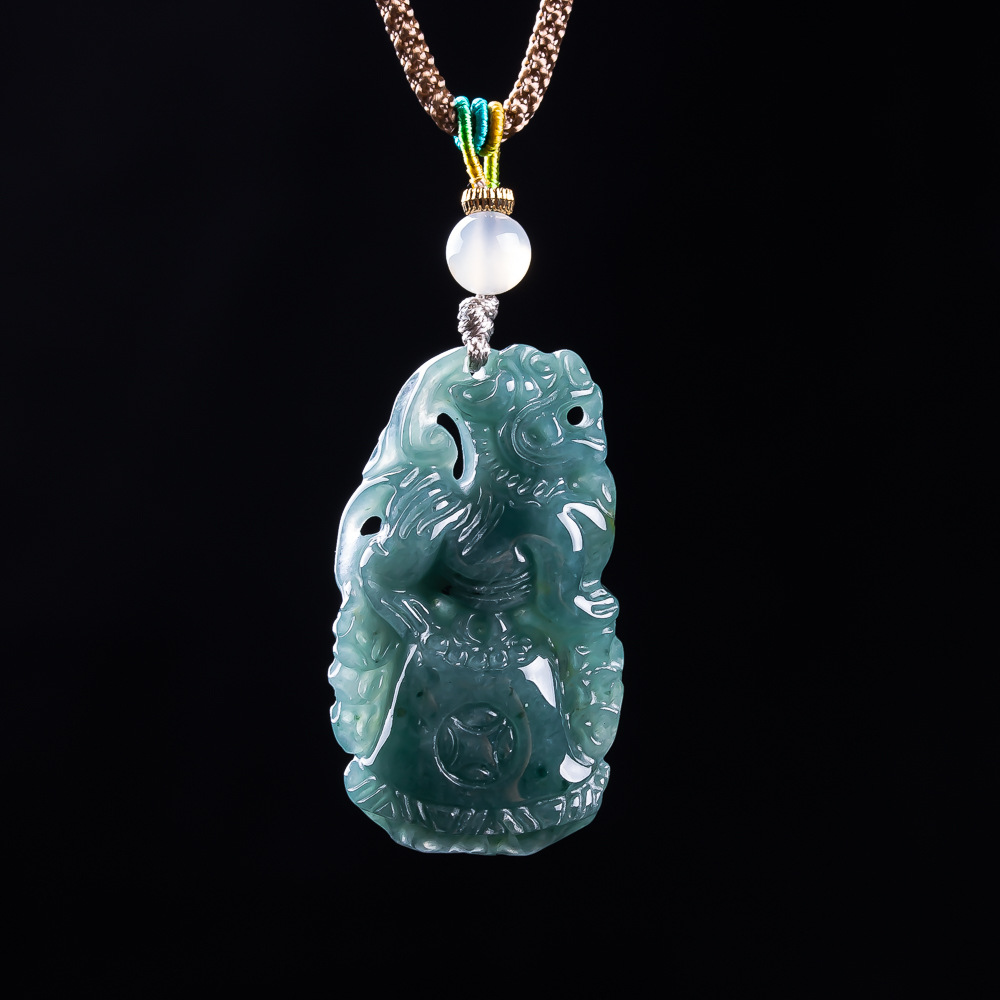 Burmese Jadeite Pixiu Pendant  - đánh giá và giá Vintage Necklace