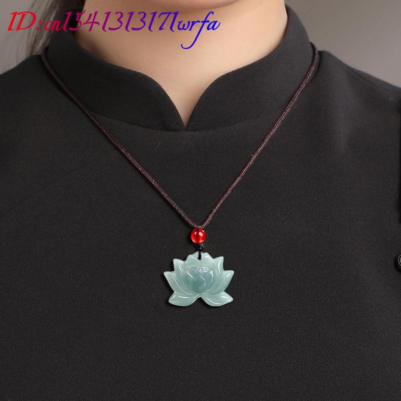 Myanmar Jadeite Lotus Pendant  - đánh giá và giá Vintage Necklace